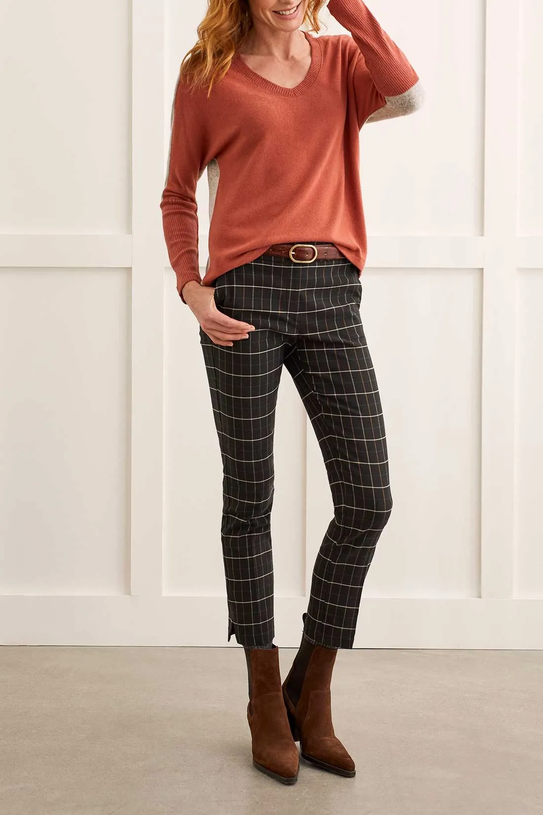 Two Tone V-Neck Knit Top - Bakedclay